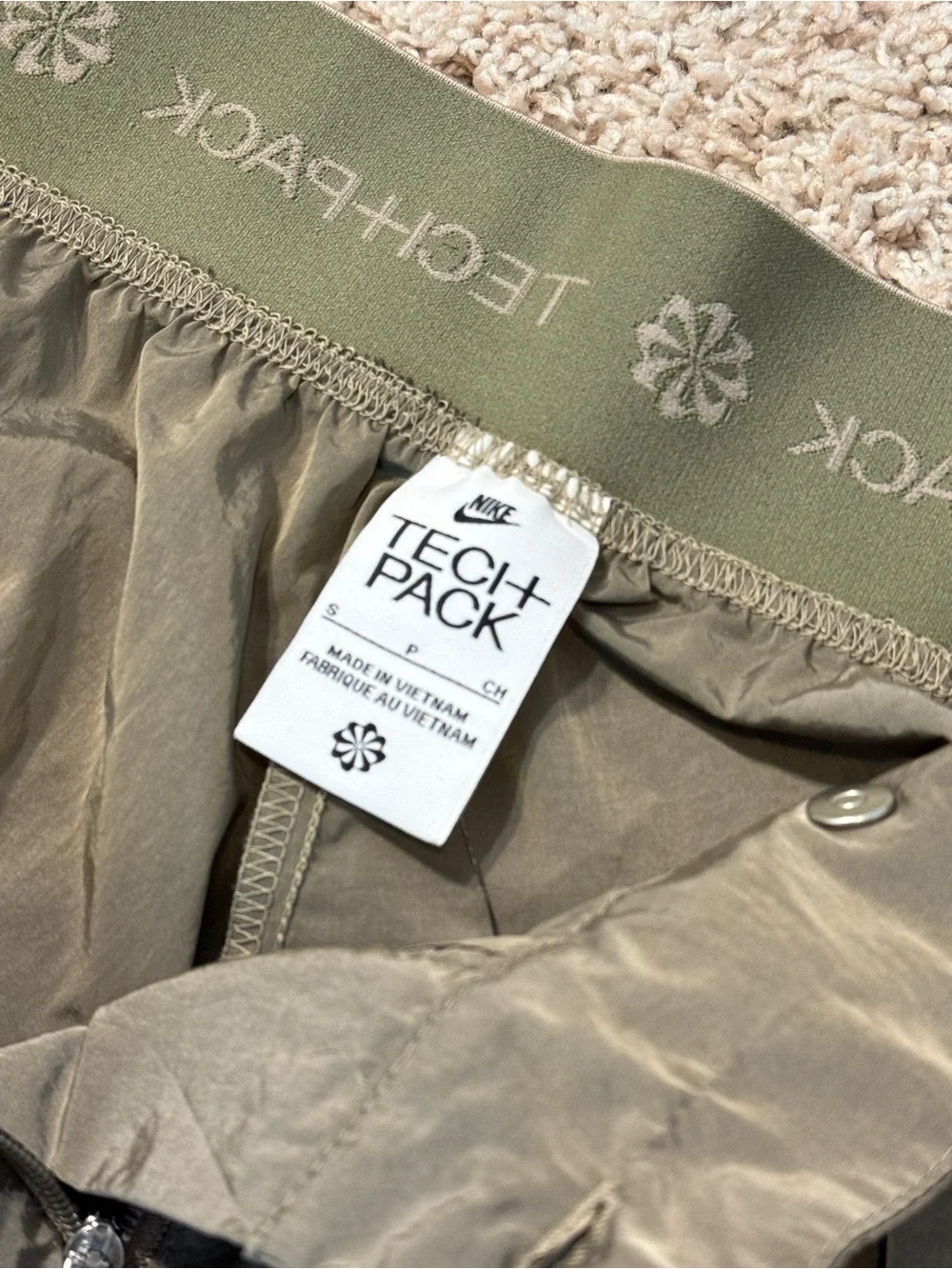 NIKE SPORTSWEAR TECH PACK REPEL WOMEN'S PANTS Size S